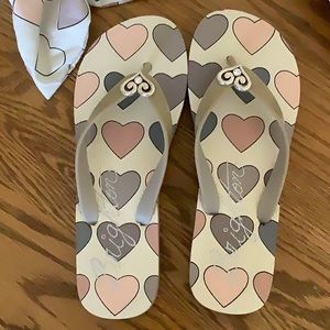 Brighton Hearts Flip Flops Thong Sandals Womens Size 8